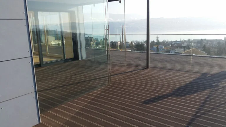 PC roof terrace with dark boards on an attic storey in the Zurich region